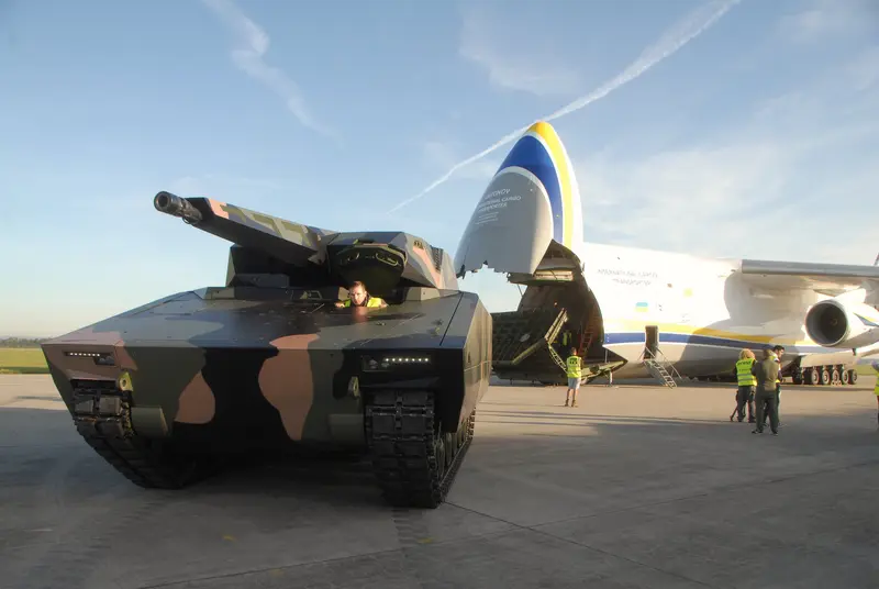 Arrival of An- 124 Ruslan (IFV Lynx)